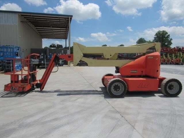 2014 JLG E450AJ