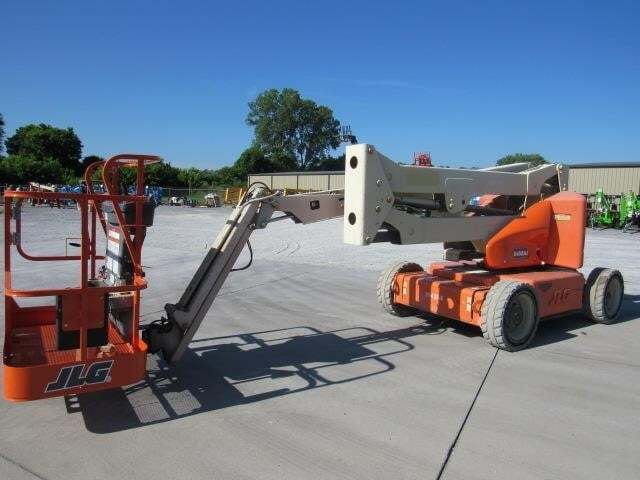 2013 JLG E450AJ-2