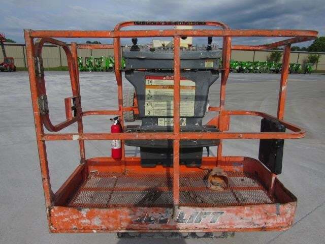 2013 JLG E450AJ-5