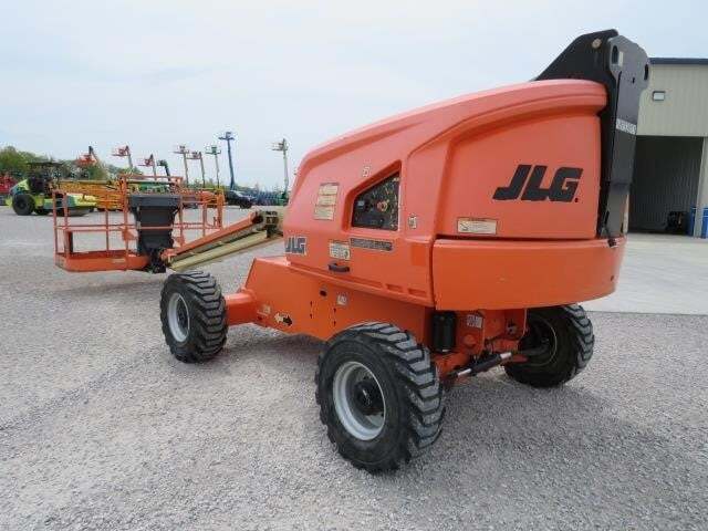 2017 JLG 400S-7