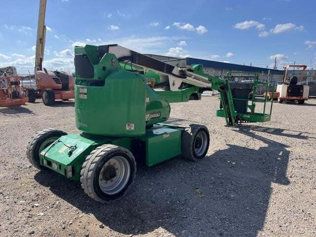 2016 JLG E450AJ-5