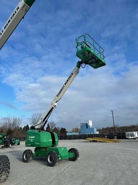 2016 JLG 400S