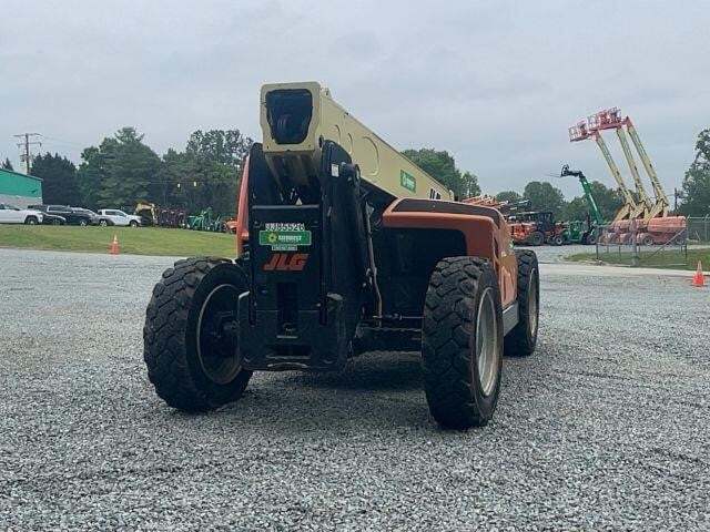 2018 JLG 742-4