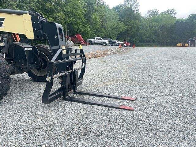 2018 JLG 742-23