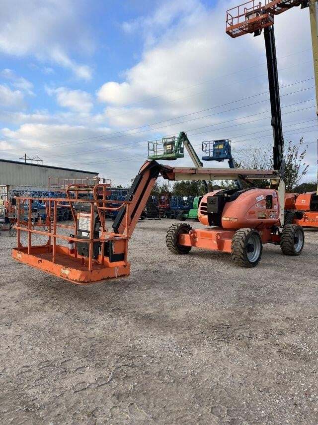 2017 JLG 600AJ-2