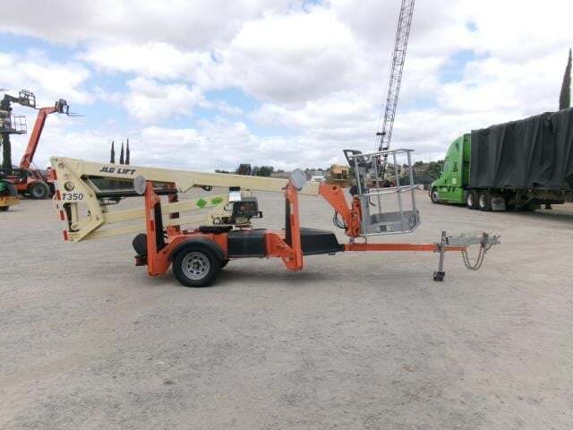 2019 JLG T350-4