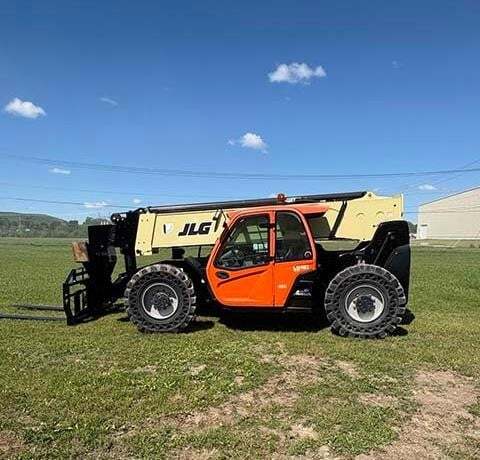 2017 JLG 1255