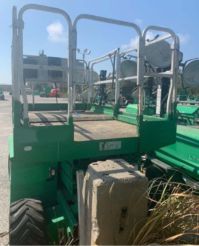 2014 JLG 260MRT-4