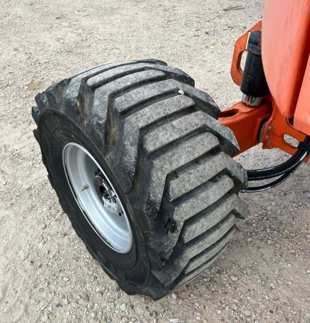 2017 JLG 450AJ-8