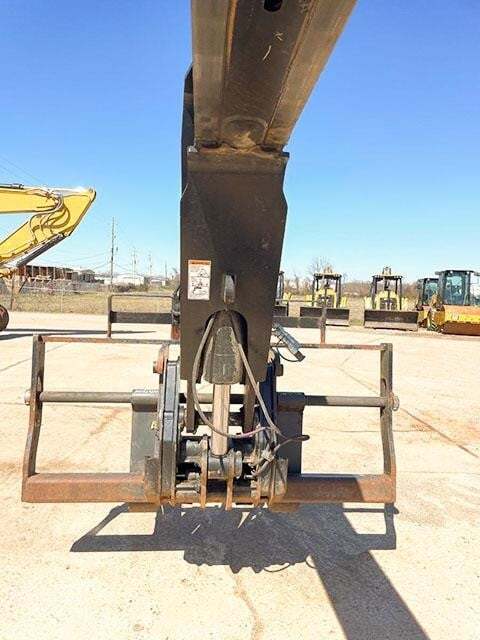2019 CAT TL943D-30