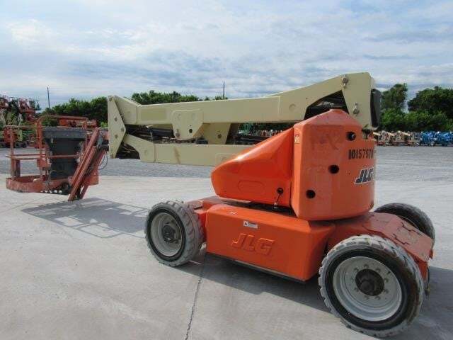 2013 JLG E450AJ-4