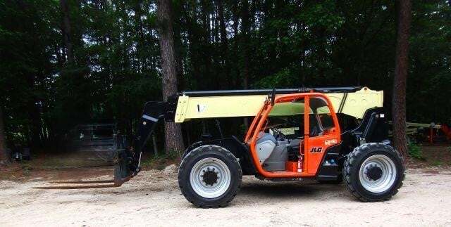 2019 JLG 943