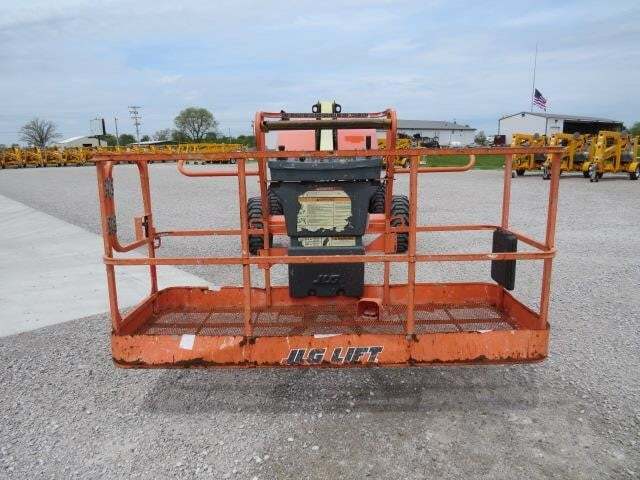 2017 JLG 400S-14