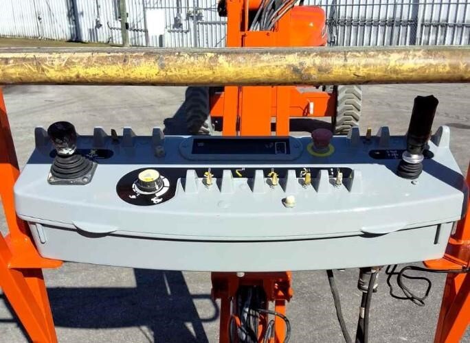 2017 JLG M600JP-11
