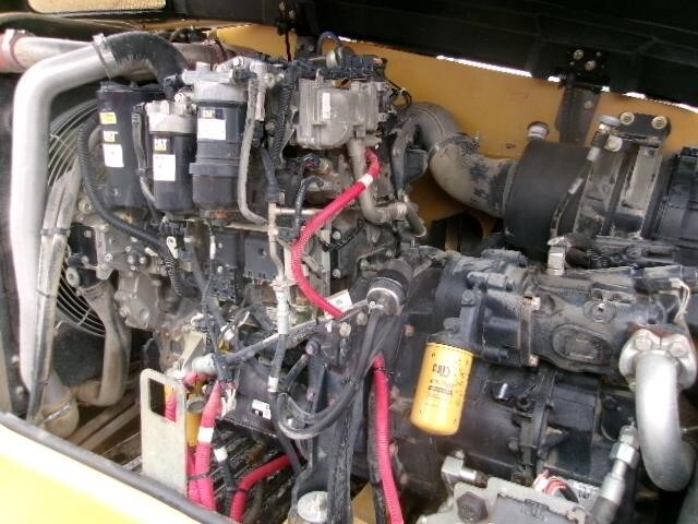 2019 CAT TL1055D-15