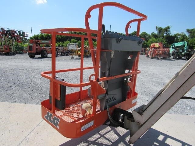 2013 JLG E450AJ-18