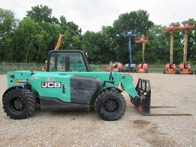 2017 JCB 525-60-5