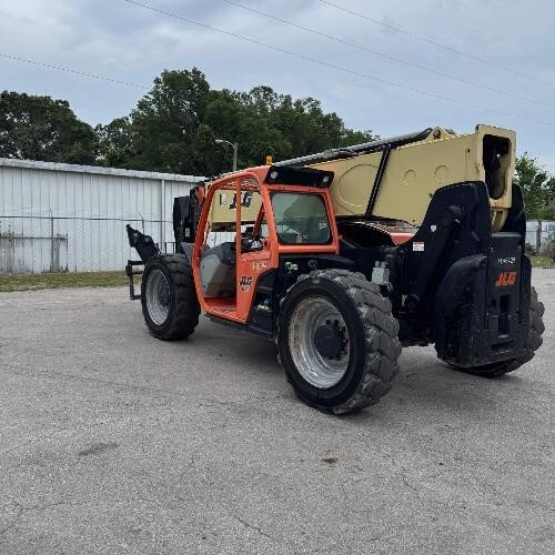 2019 JLG 1055-2