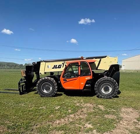 2017 JLG 1255