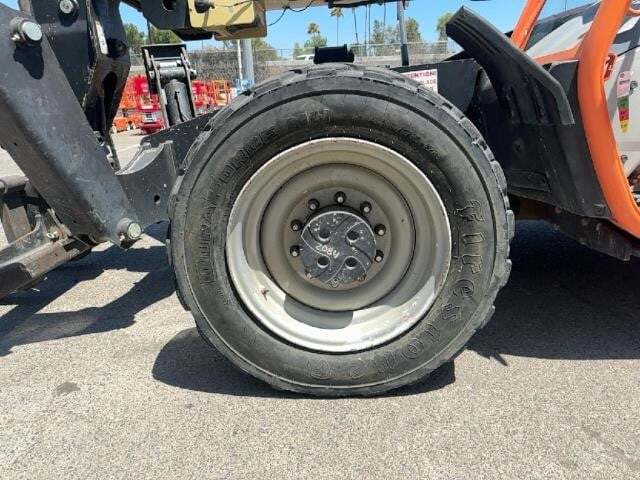 2016 JLG 1255-8