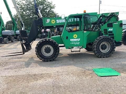 2015 SkyTrak 8042