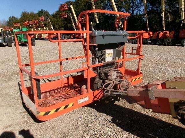 2017 JLG 600S-8