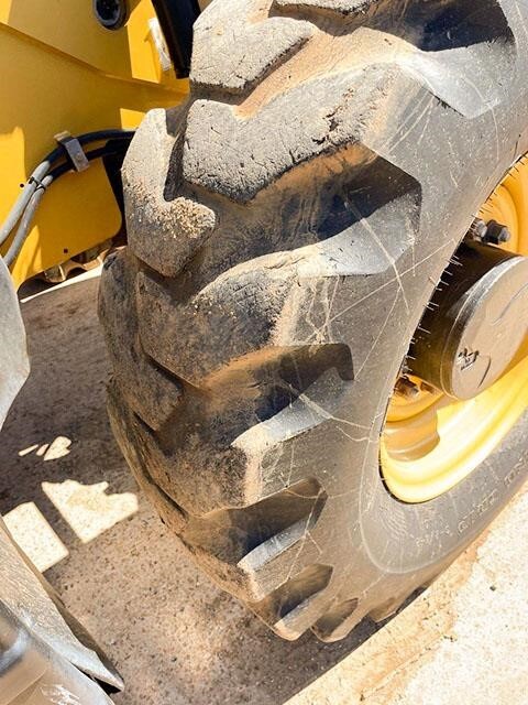 2019 CAT TL943D-14