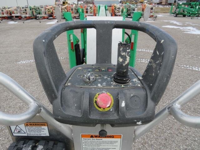 2017 JLG T500J-17