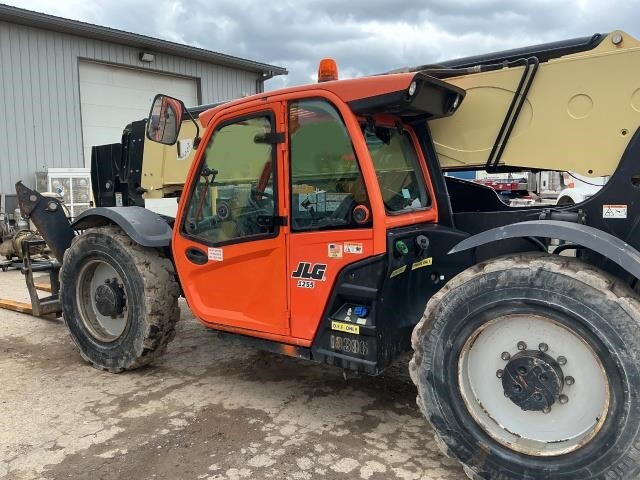 2018 JLG 1255