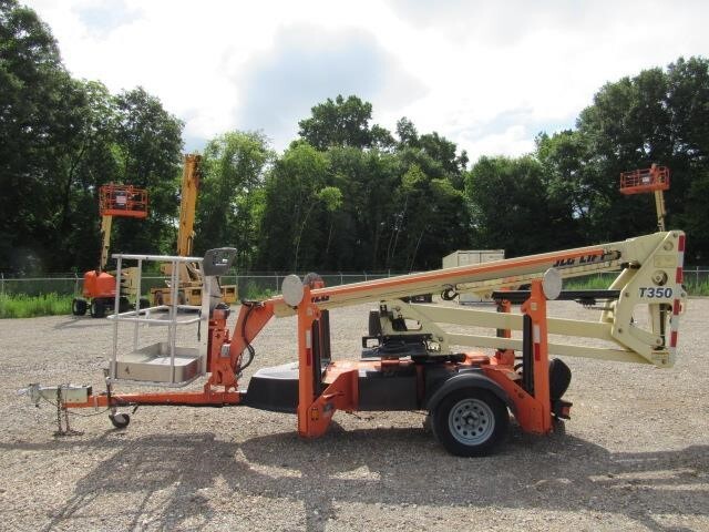 2019 JLG T350