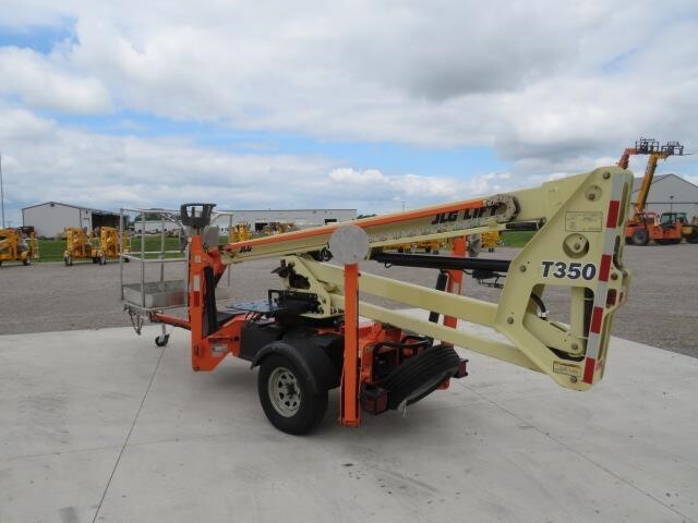 2019 JLG T350-8