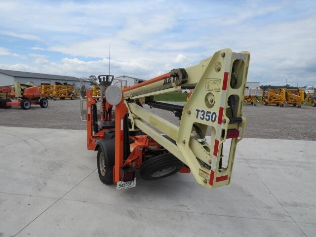 2019 JLG T350-8