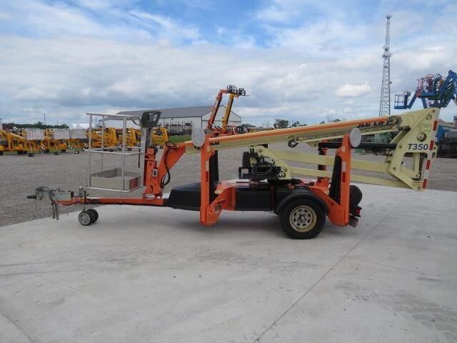 2019 JLG T350