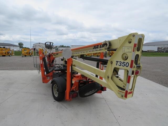 2019 JLG T350-8