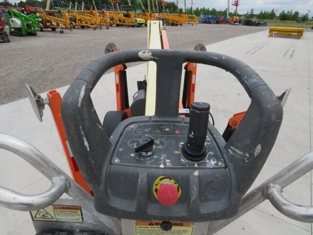 2019 JLG T350-19