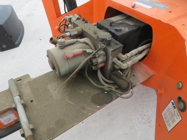 2019 JLG T350-15