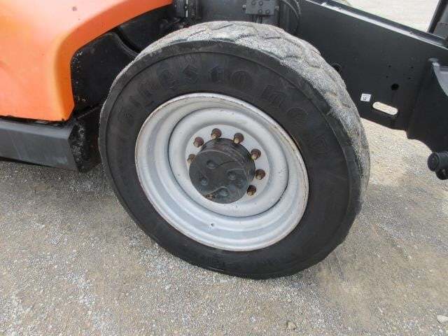 2017 JLG 1055-8
