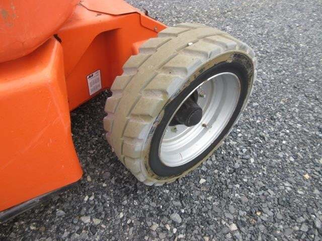 2013 JLG E450AJ-12