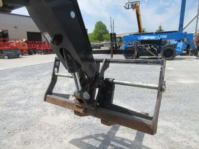 2018 JLG 943-6