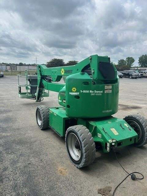 2015 JLG E450AJ-3