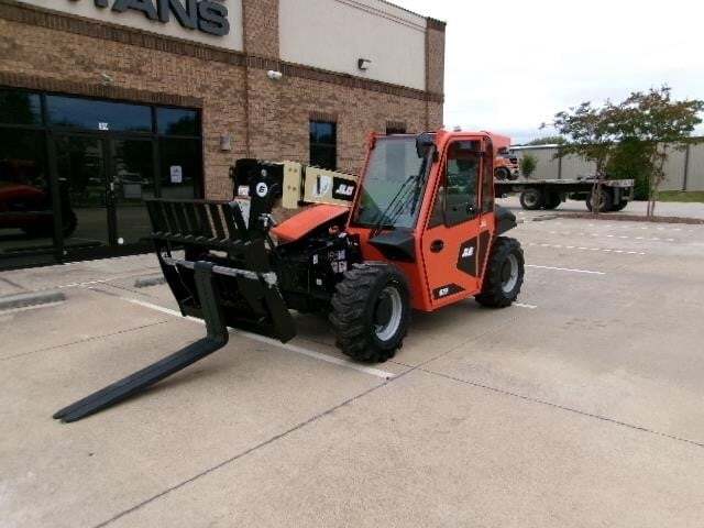 2025 JLG 519-2