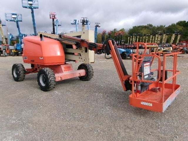2017 JLG 450AJ-2