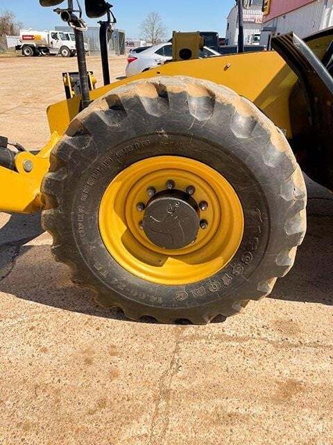 2019 CAT TL943D-9