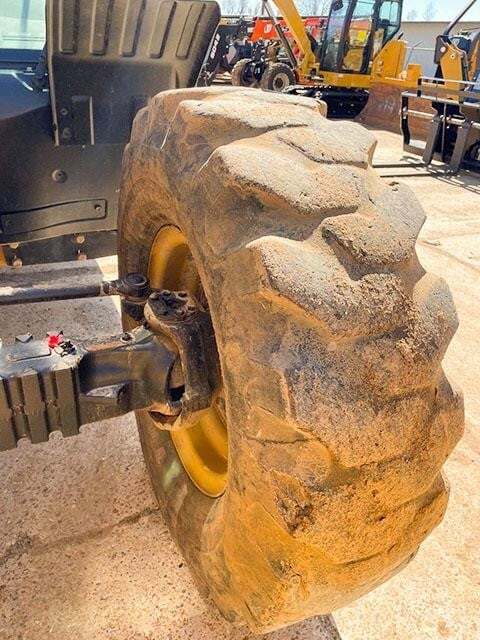 2019 CAT TL943D-11