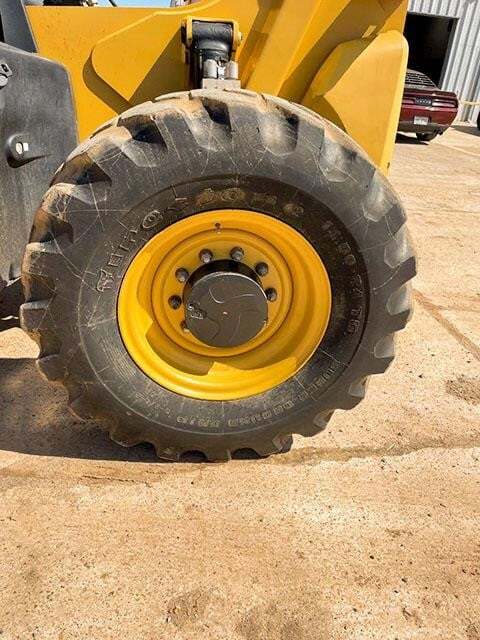 2019 CAT TL943D-12