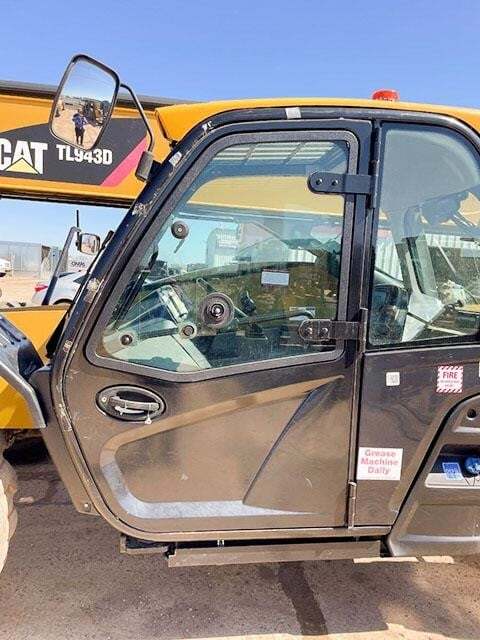 2019 CAT TL943D-21