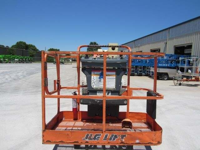 2013 JLG E450AJ-3
