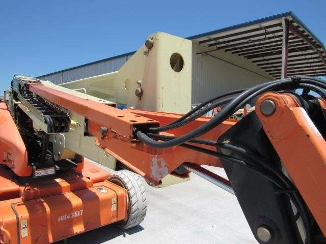 2013 JLG E450AJ-9