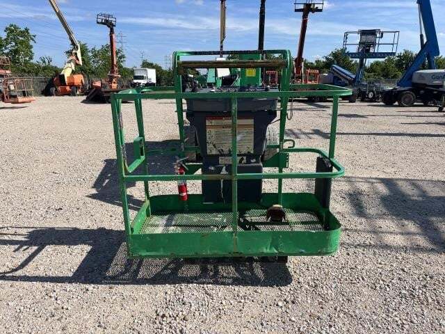 2016 JLG E450AJ-15