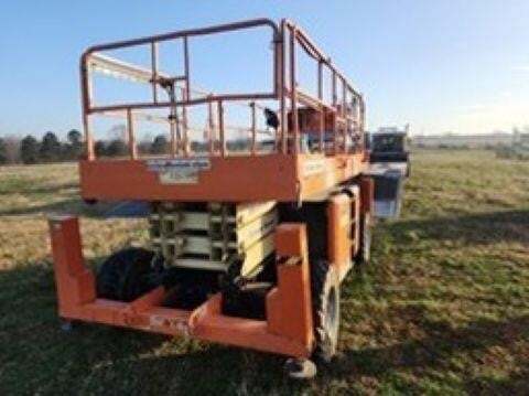 2018 JLG 330LRT-3